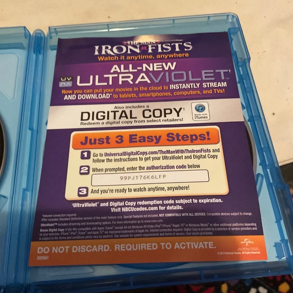Blu Ray Disc - The Man with the Iron Fists. V57